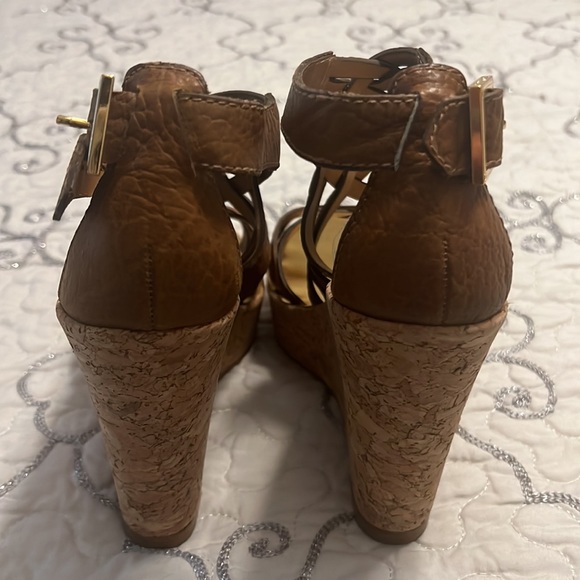 7 1/2 M Tory Burch s - Picture 5 of 6